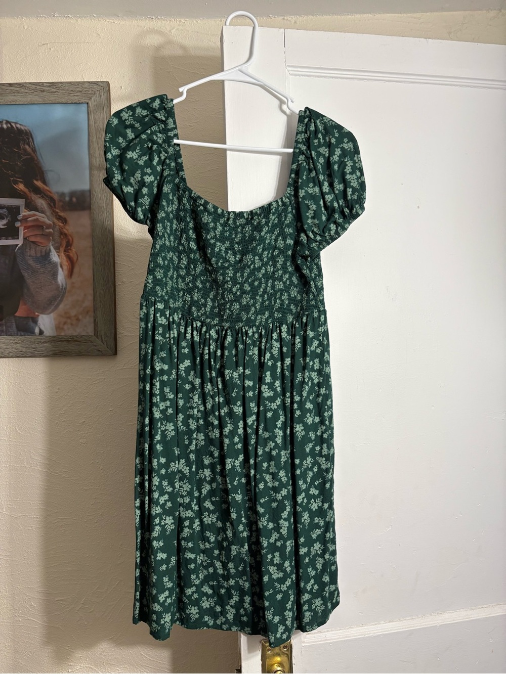 Green Floral Puff-Sleeve Women’s Dress